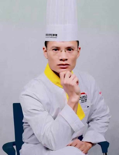 長沙新東方烹飪學(xué)校 style="cursor:pointer" onclick="window.open('/uploads/allimg/190325/1_190325111423_1.jpg')