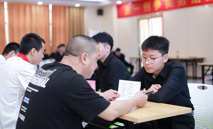 �Lɳ�|����WУ