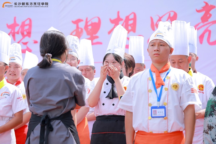 李杰勵(lì)志教育報(bào)告會(huì)