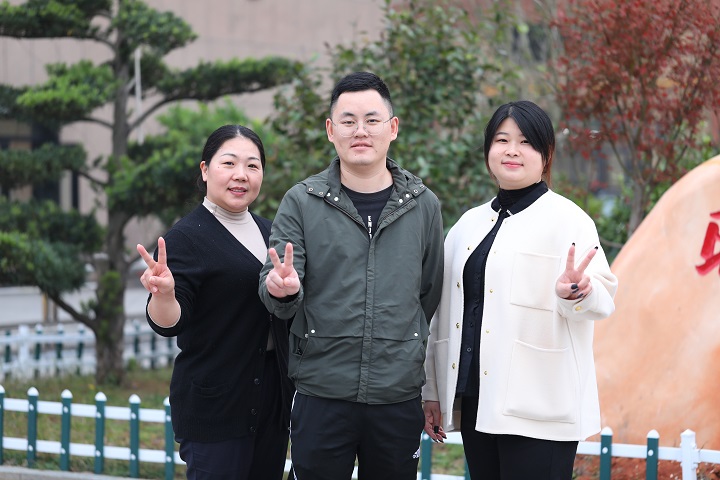 杰出學(xué)子:楊曉丹