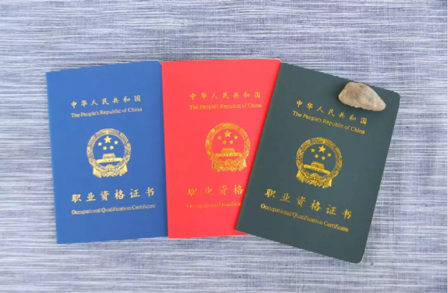 �I(y��)�����C��