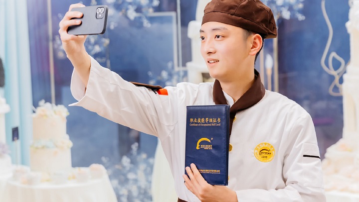 �м����͏N���C