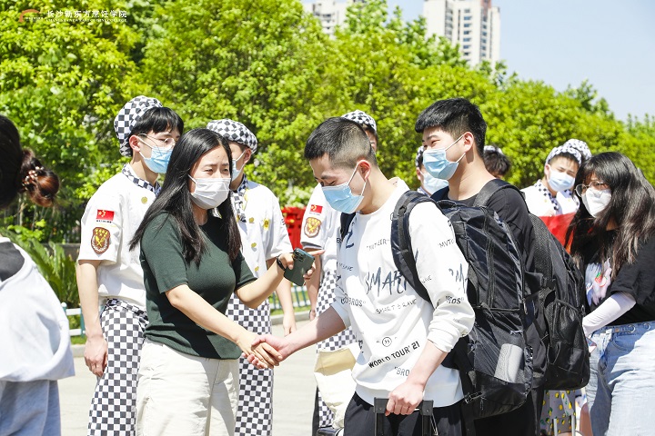 ���c(di��n)�W(xu��)�Ӿ͘I(y��)