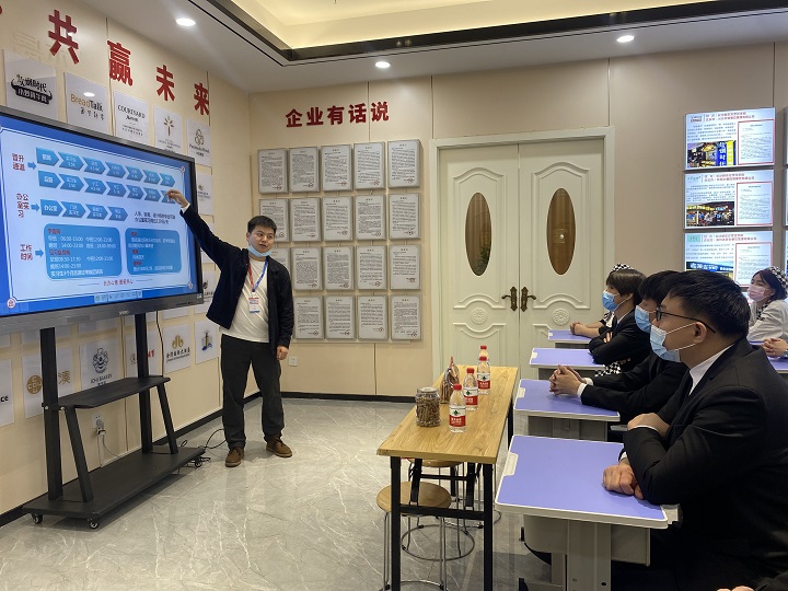 ���c(di��n)���I(y��)У����Ƹ