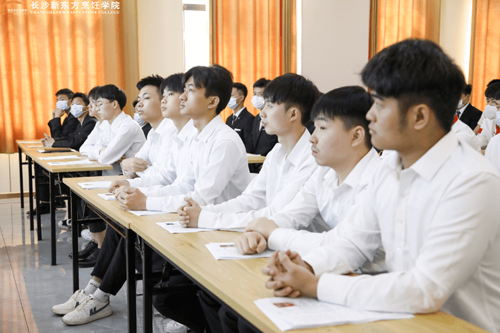 �|��У�@��Ƹ���������W(xu��)У����