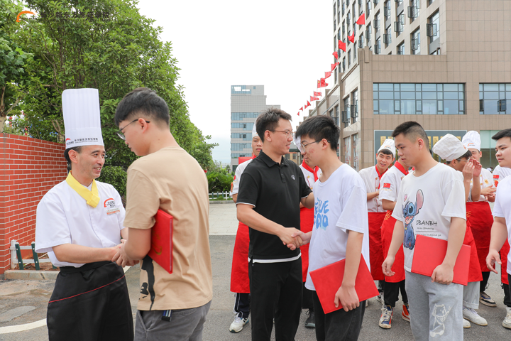 �g���L(zh��ng)ɳ�|���W(xu��)�ӱ�����(m��ng)��