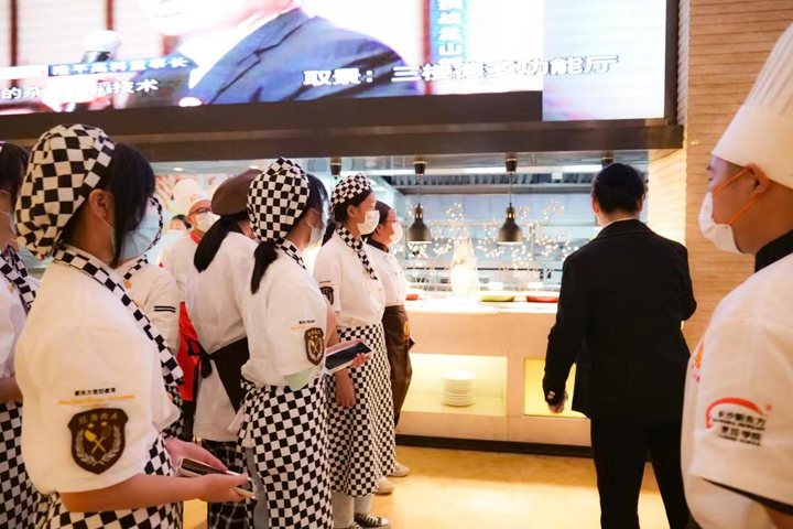 學生參觀學習湖南隆華國際酒店