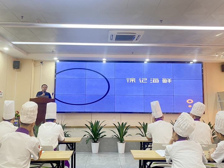 &ldquo;����ǰ�У�����(m��ng)�h(yu��n)��&rdquo;У�@��Ƹ��(hu��)