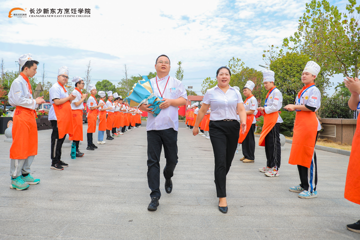 �����������У���n