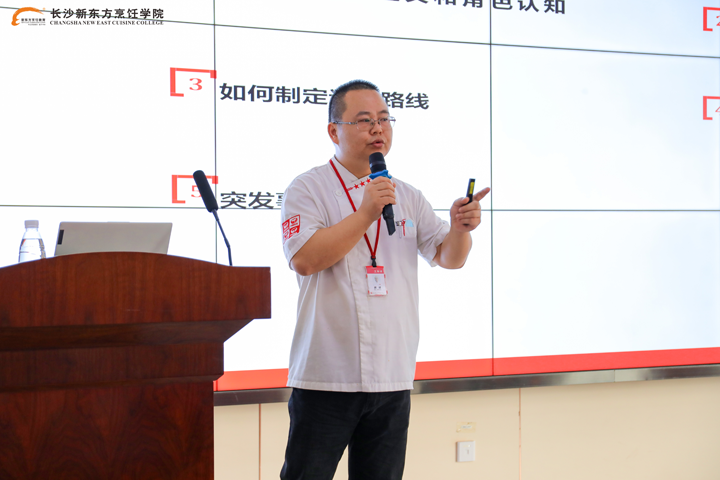 �����������У���n