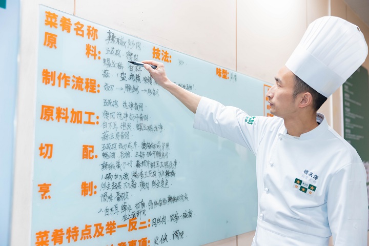 �������v��