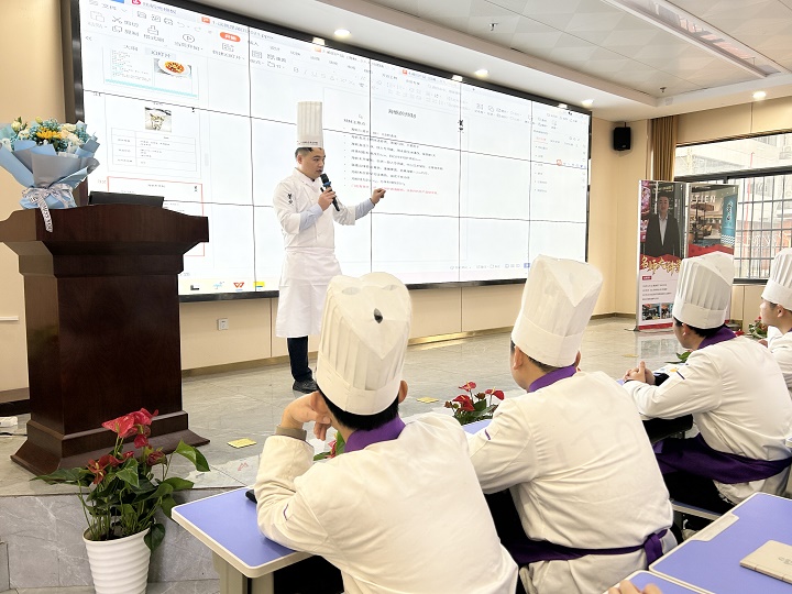 �������v��