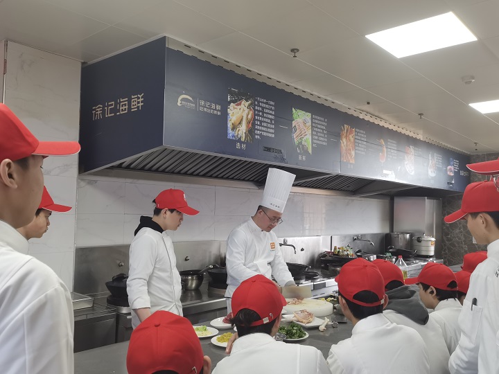 徐記海鮮開啟為期三天的校企合作共建課程活動