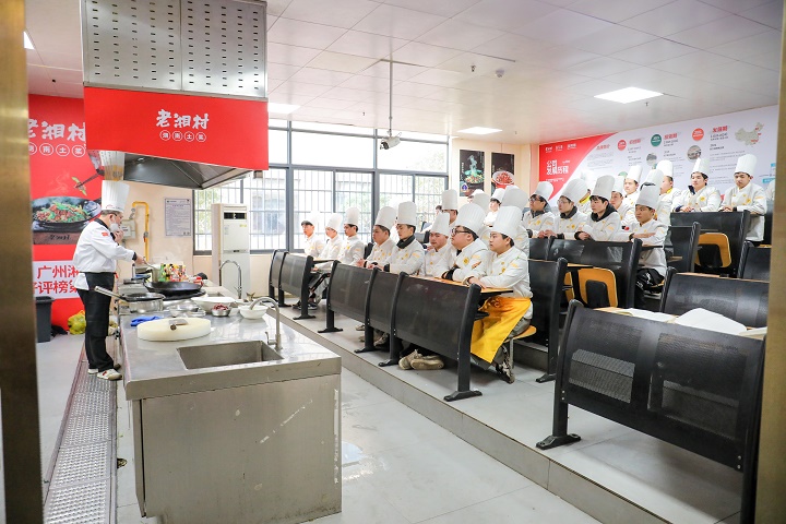 湖南中考生報名職校