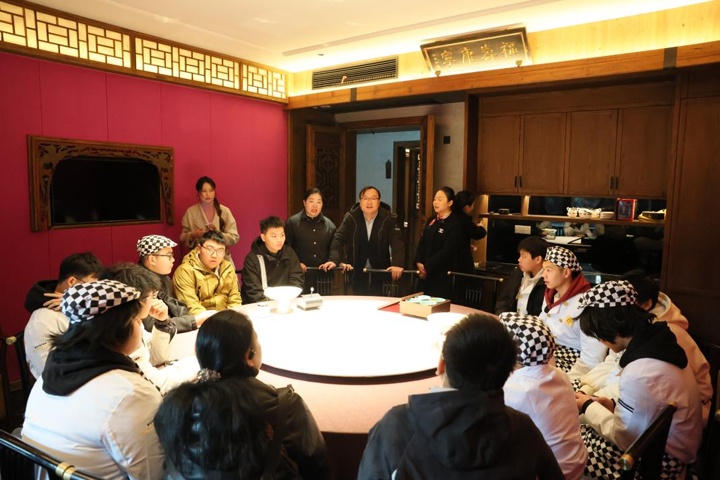 長沙新東方烹飪學(xué)校走進喜苑人文餐廳